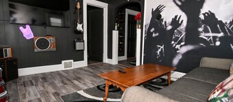 Cleveland’s Legends' Lair | Themed | Sleeps 4
