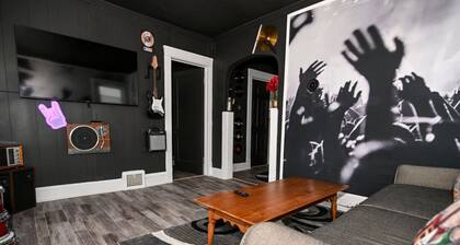 Cleveland’s Legends' Lair | Themed | Sleeps 4