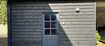 Romantic King Bed Countryside Couples Cabin