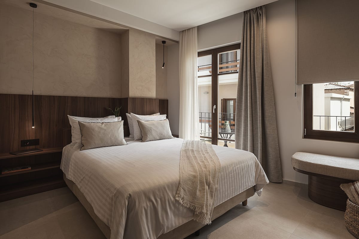 Habitación Deluxe, balcón | 1 habitación y ropa de cama hipoalergénica