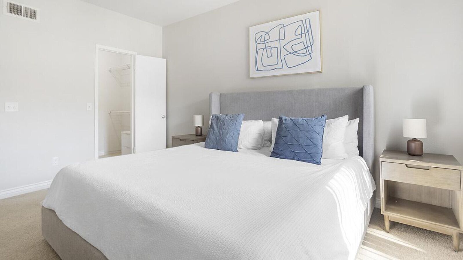 Landing at Helix Apartments - 1 Bedroom in Rancho Oakey