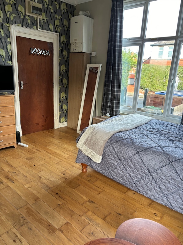 Studio | Free WiFi, bed sheets