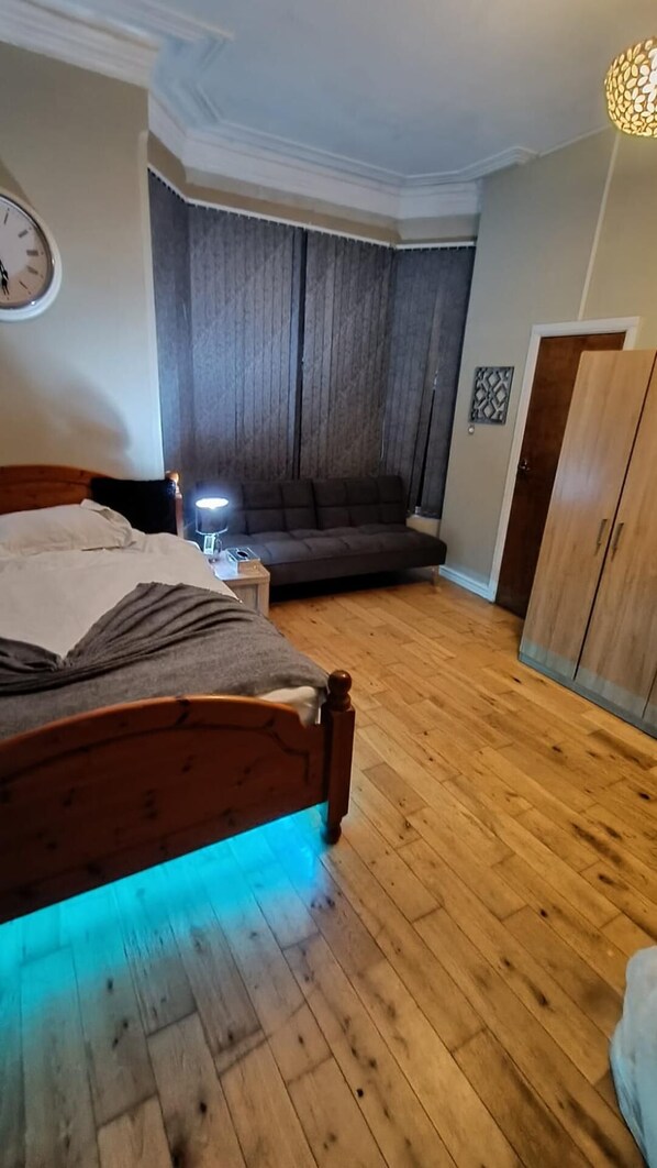 Studio | Free WiFi, bed sheets - Charming 1-bed Studio in Leeds (Leeds)