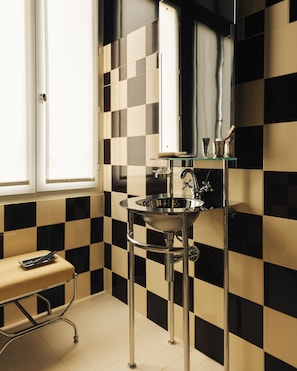 Habitació individual estàndard | Bany | Dutxa i tovalloles