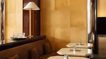 Colazione a buffet, servita tutte le mattine (16 EUR a persona)