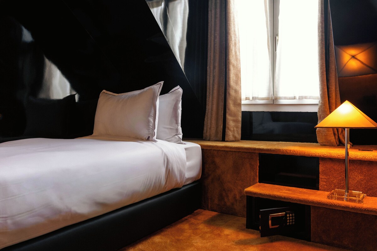 Coffres-forts dans les chambres, bureau, chambres insonorisées