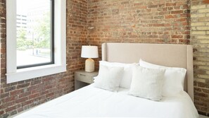 2 bedrooms, desk, iron/ironing board, Internet - Landing | Beautiful 2BD in Five Points South (Birmingham)