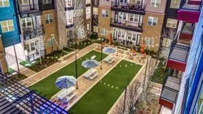 Outdoor dining - Landing | Beautiful 2BD, Clubhouse, Yoga Studio (Austin)