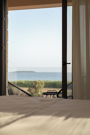 Villa panorámica | Área de sala de estar | Smart TV de 32 pulgadas con canales por cable