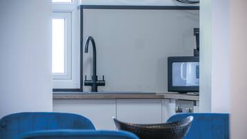 32-inch Smart TV with cable channels
