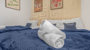 Apartment | 2 bedrooms, iron/ironing board, free WiFi, bed sheets - 2 Bed Apt Sleeps 7 - Arcade Machine, Wifi, Central (Birmingham)
