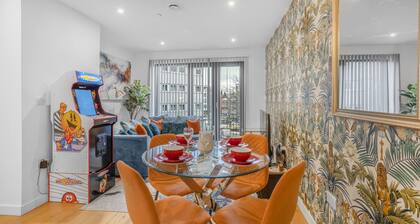 2 Bed Apt Sleeps 7 - Arcade Machine, Wifi, Central