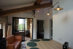 Interior - A 5 Min. de Carcassonne, Gîte -appart. du Troubadour Aznavour en Pleine Nature (Pennautier)