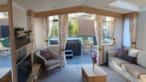 Smart TV - Biarritz Lodge (Skirlaugh)