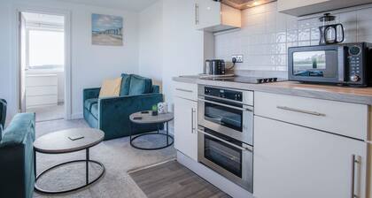 Oasis - 2 Bed Apartment - Ocean Breeze