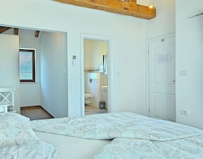 4 habitaciones, tabla de planchar con plancha y wifi gratis