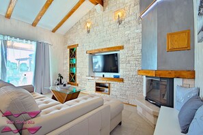 TV - Villa Gloria Vita by Villas Guide (Brtonigla)