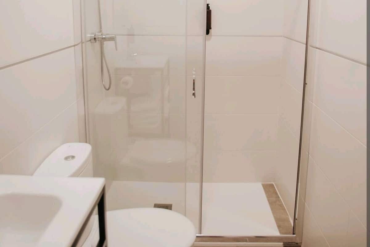 Superior Studio, Kitchenette | Bathroom | Shower, hair dryer, heated floors, towels