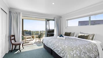 3 bedrooms, desk, iron/ironing board, WiFi