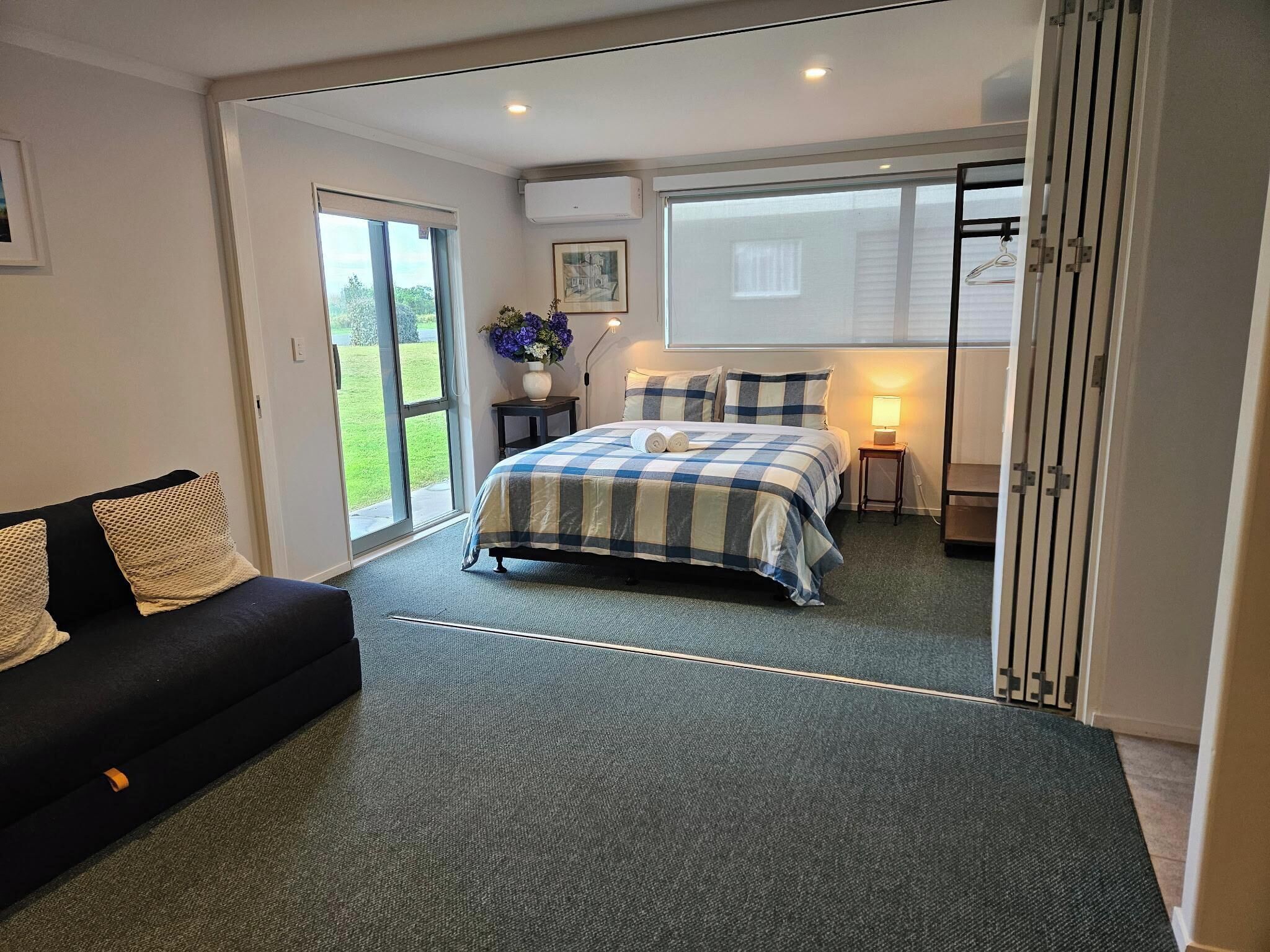 3 bedrooms, desk, iron/ironing board, WiFi