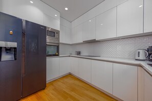 Fridge, microwave, oven, dishwasher