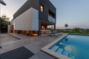 Beheizter Pool