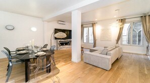 TV, fireplace, DVD player, books