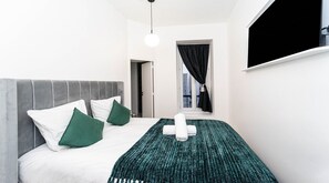 2 bedrooms, desk, iron/ironing board, free WiFi
