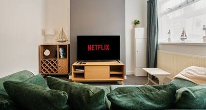 Grimsby City Centre Stay | Free Parking