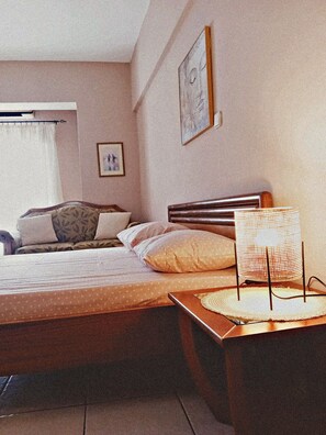 9 bedrooms, WiFi, bed sheets