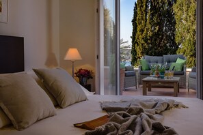 6 chambres, fer et planche à repasser, Wi-Fi, draps fournis