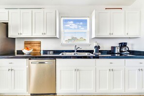 Microwave, dishwasher, coffee/tea maker, toaster