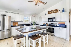 Microwave, dishwasher, coffee/tea maker, toaster