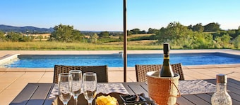 Gorgeous home in Saint Jean De Maruejol