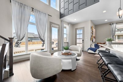 New! Near DEN Airport, Gaylord Event Center, Green Valley Ranch Golf Course