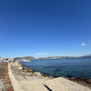 Beach nearby, white sand - Boteco B&B (Bacoli)