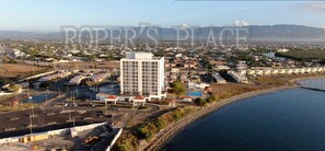 Exterior -   ROPER'S PLACE...Bayfront apartment/Balcony view Close to Kingston/Airport
 (Portmore)