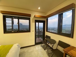 Cubrecamas, wifi gratis y ropa de cama 