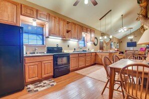 House (2 Bedrooms) | Interior