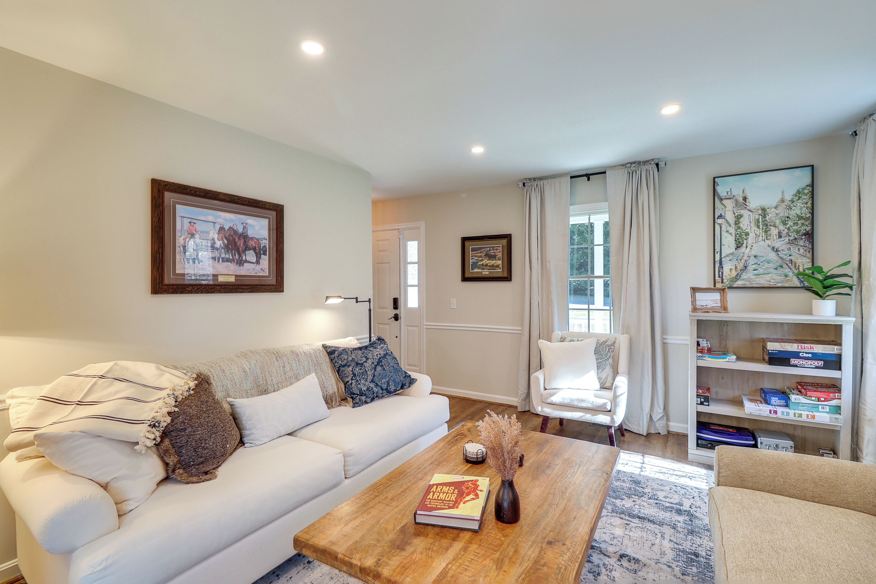 House (4 Bedrooms) | Interior