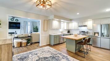 House (4 Bedrooms) | Interior