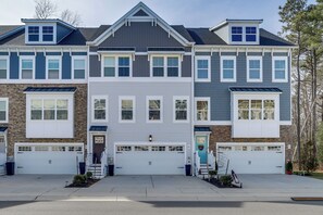 Apartment (3 Bedrooms) | Interior - 3 Mi to Ocean City Boardwalk: Townhome w/ 2 Decks (Berlin)