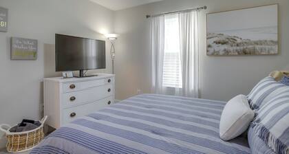 3 Mi to Ocean City Boardwalk: Townhome w/ 2 Decks