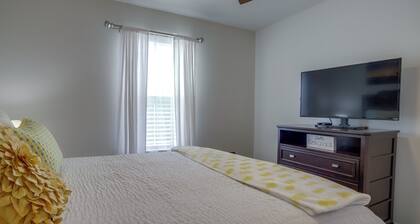 3 Mi to Ocean City Boardwalk: Townhome w/ 2 Decks