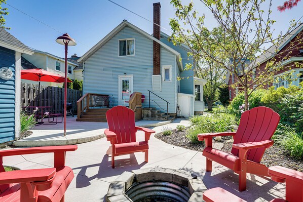 House (3 Bedrooms) | Interior - Ludington Home w/ 6 Bicycles < 1 Mi to Beach! (Ludington)