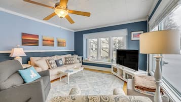 House (3 Bedrooms) | Front of property