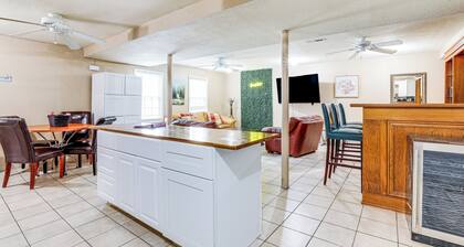 Pet-friendly Lilburn Duplex w/ Patio & Grills!