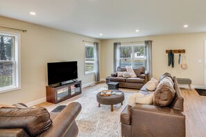 Interior - Catskills Winter Getaway w/ Game Room (Greenville)