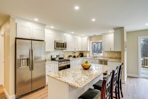 House (3 Bedrooms) | Interior - Catskills Winter Getaway w/ Game Room (Greenville)