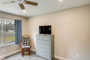 House (3 Bedrooms) | Interior - Catskills Winter Getaway w/ Game Room (Greenville)